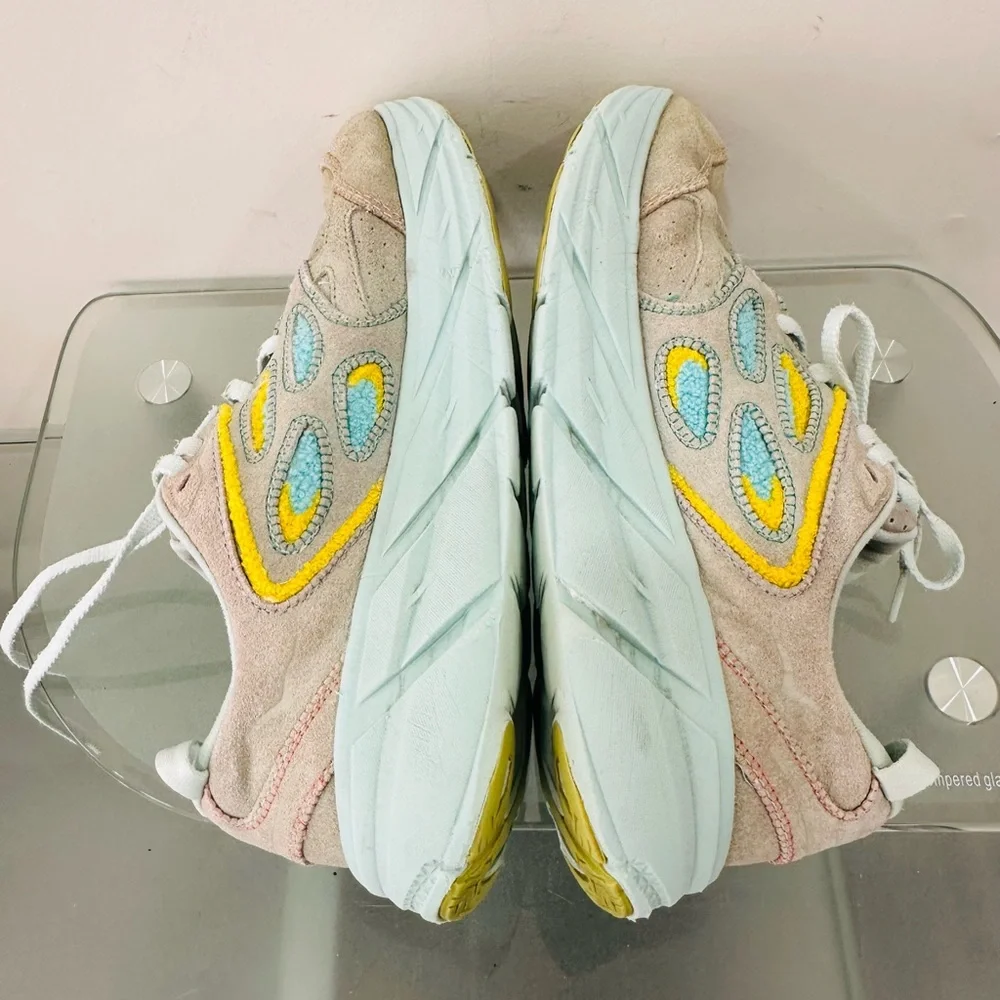 Hoka One Clifton‎ L Embroidery All Gender Shoes - Size 10W, 9M